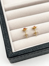 Load image into Gallery viewer, Vintage Starburst 14k Gold + Pink Sapphire Earrings
